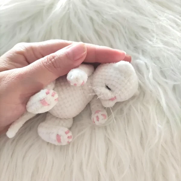 white plush cat