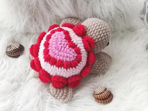 crochet turtle with heart