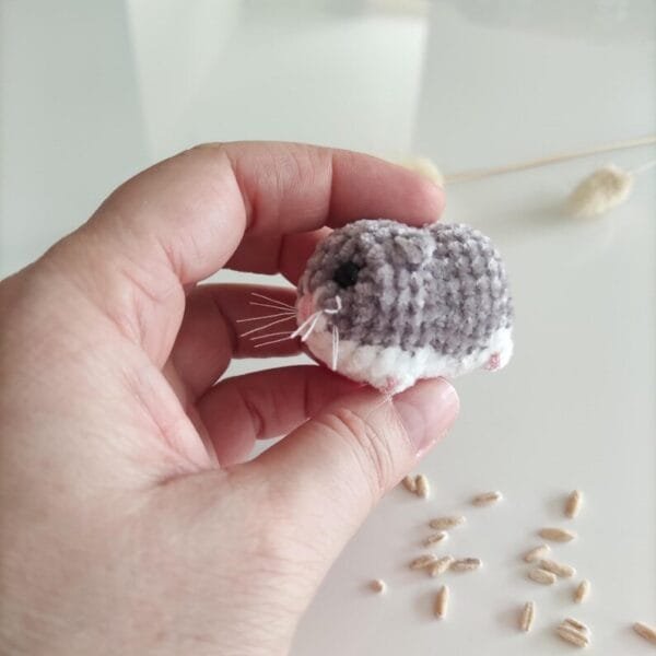 Mini Crochet Guinea Pig, Dollhouse Miniature Hamster Plush - Image 10