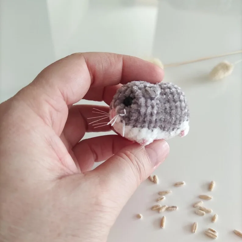 Mini Crochet Guinea Pig, Dollhouse Miniature Hamster Plush - Image 10