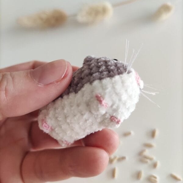 Mini Crochet Guinea Pig, Dollhouse Miniature Hamster Plush - Image 7