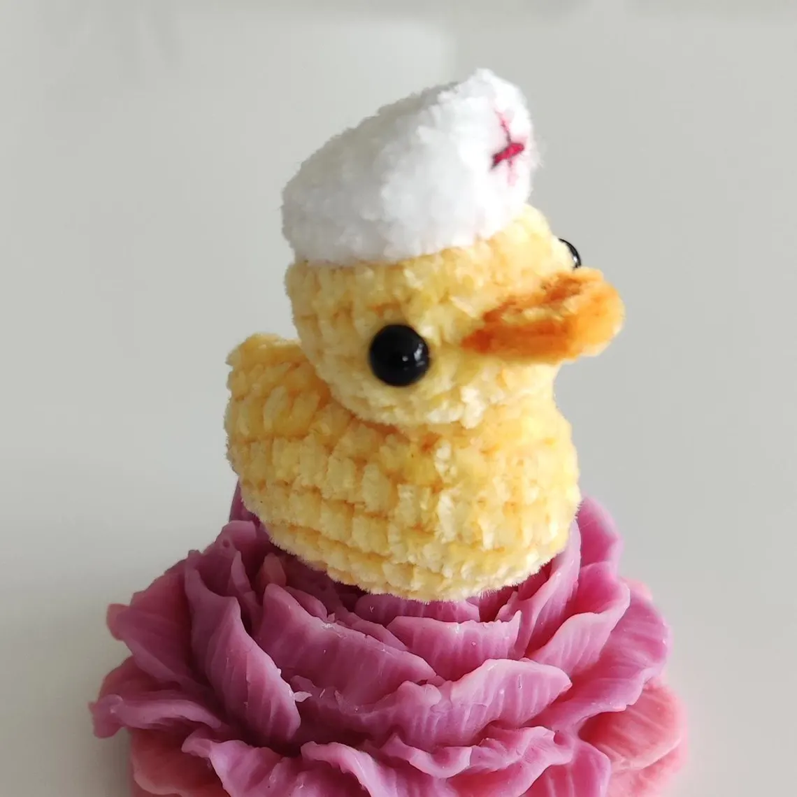 Crocheted Nurse Duck Charm, Mini Plush Keychain, Badge Reel Accessory, Healthcare Gift - Image 6